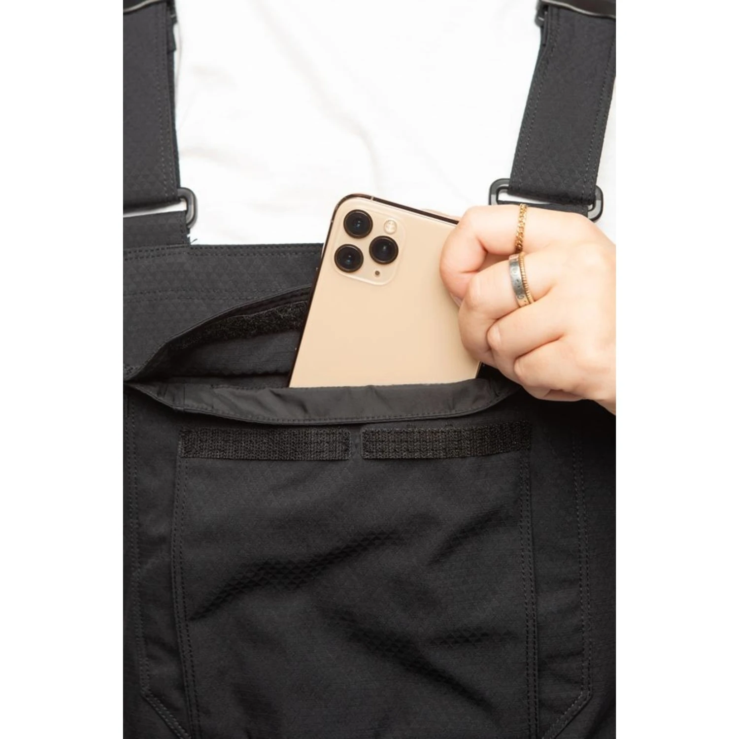 686 Women's Black Magic Insulated Bib - Image 4